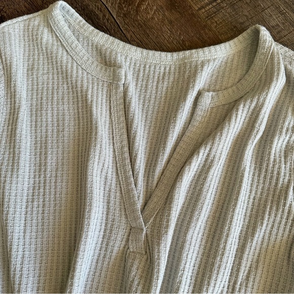 Waffle Knit Long Sleeved Sweater Top Neutral Basic Layering - Picture 3 of 4